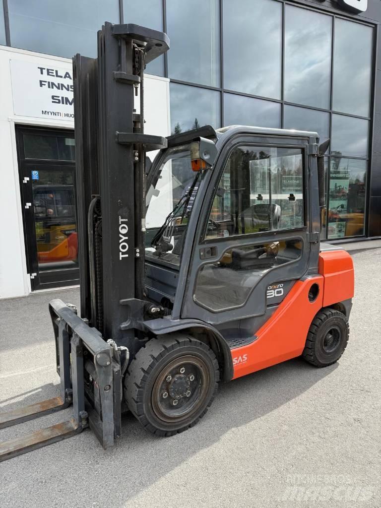 Toyota 02-8 FDF 30 Dizelski viličarji