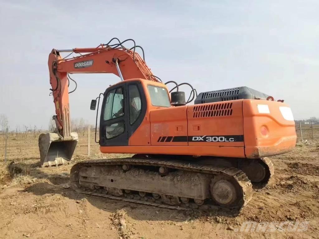 Doosan DX300 Bagri goseničarji
