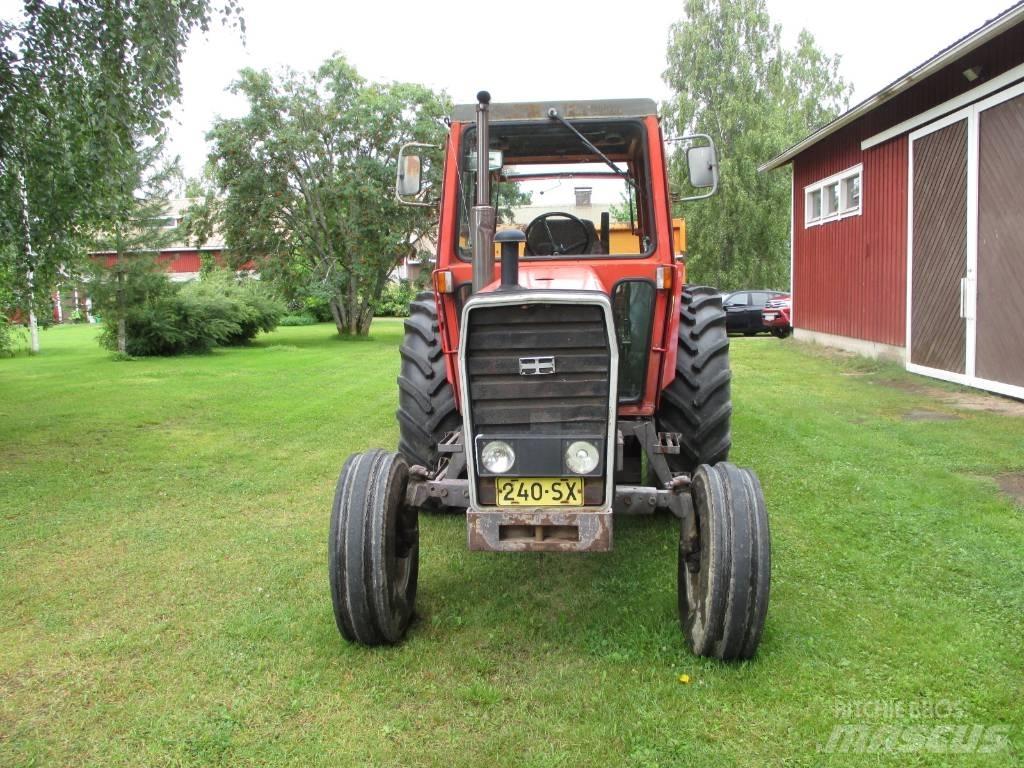 Massey Ferguson 590 Traktorji