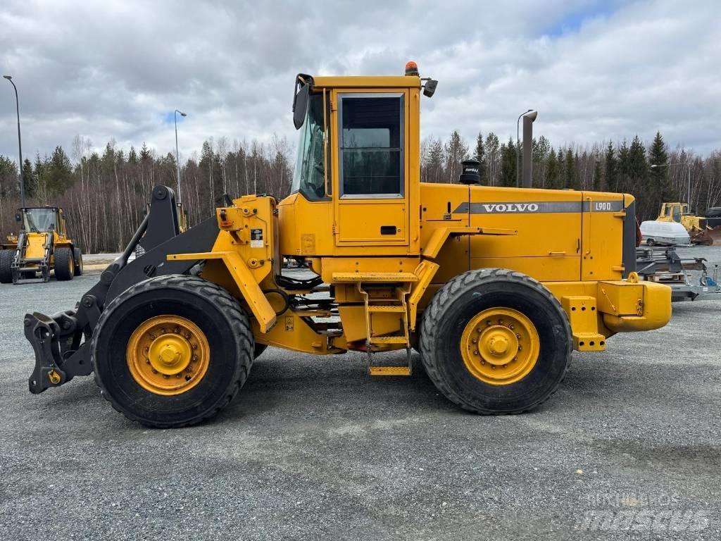 Volvo L 90 D Kolesni nakladalci