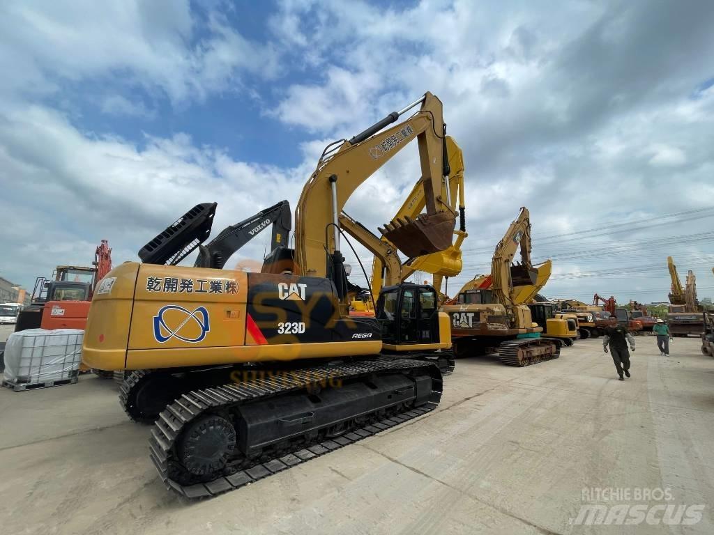 CAT 323D Bagri goseničarji