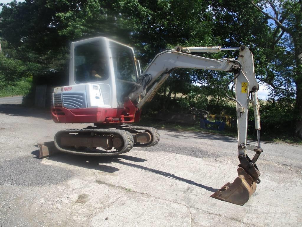 Takeuchi TB 228 Mini bagri <7t