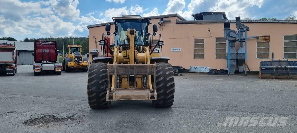 CAT 972 K Kolesni nakladalci