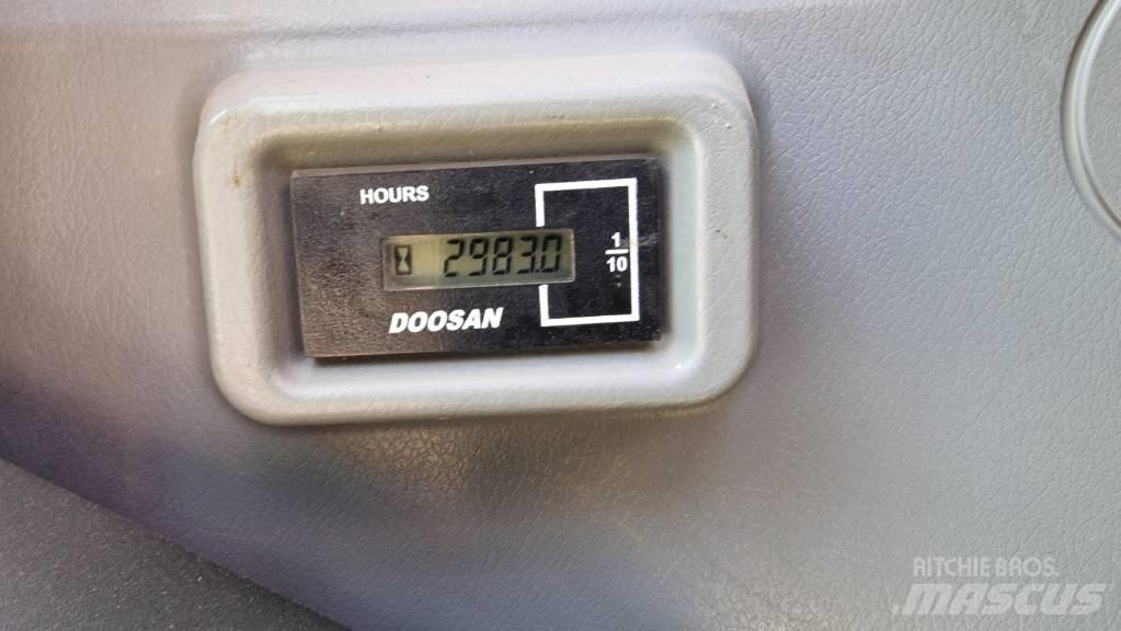 Doosan DX 140 LCR-5 Bagri goseničarji