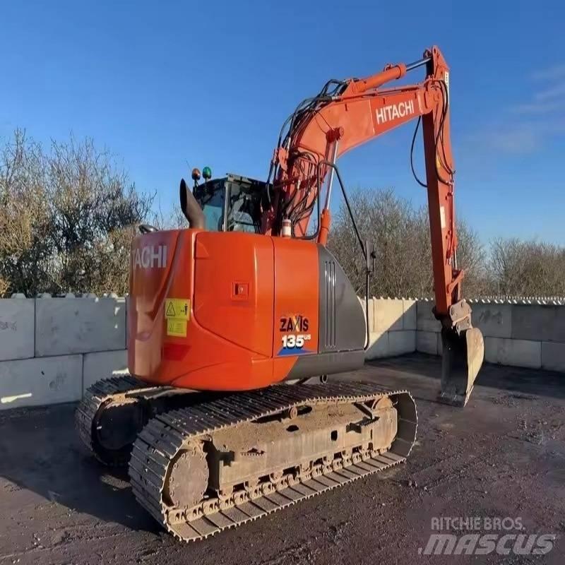 Hitachi ZX 135 Bagri goseničarji