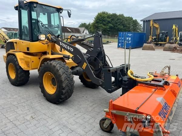 Volvo L 30 G Kolesni nakladalci