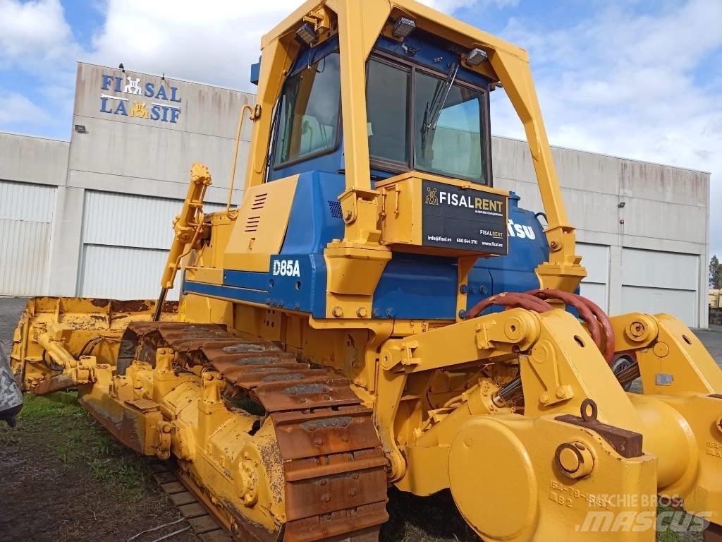 Komatsu D 85 A-21 Buldožerji goseničarji