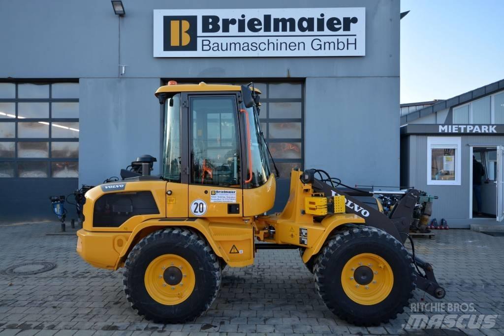 Volvo L 30 H Kolesni nakladalci