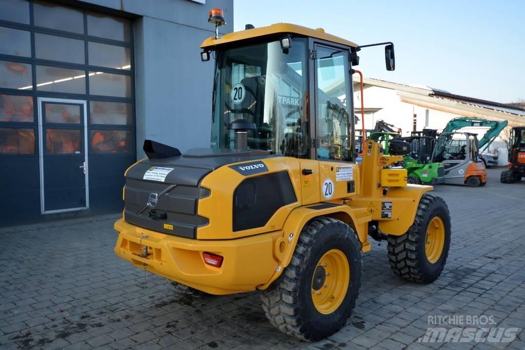 Volvo L 30 H Kolesni nakladalci