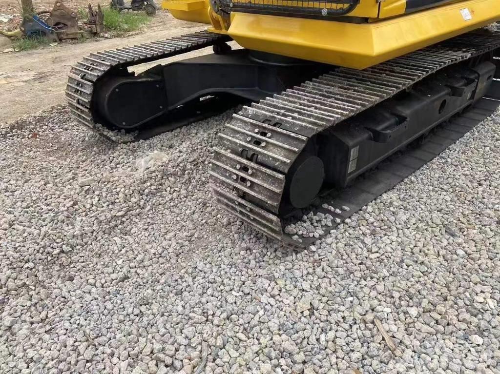 Komatsu PC 130 Bagri goseničarji