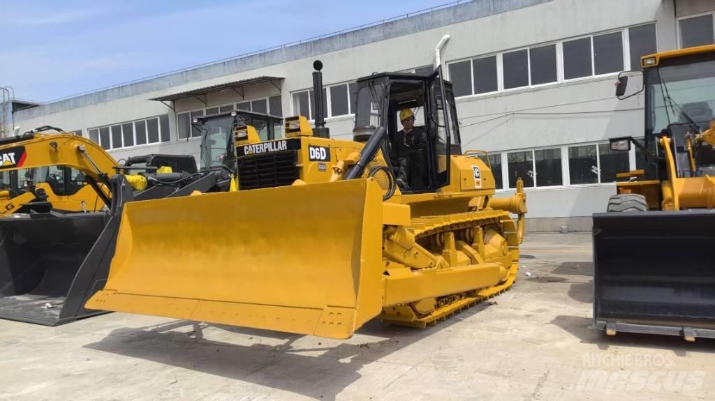 CAT D 6 D Buldožerji goseničarji