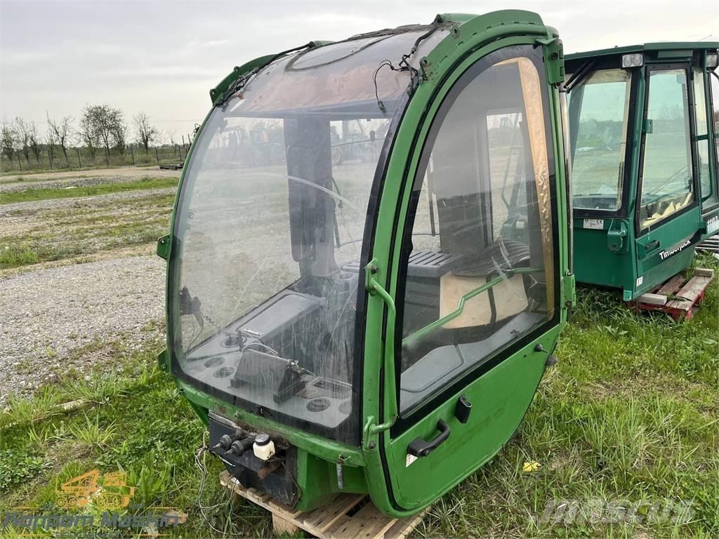 John Deere 1470E Kabine in notranjost