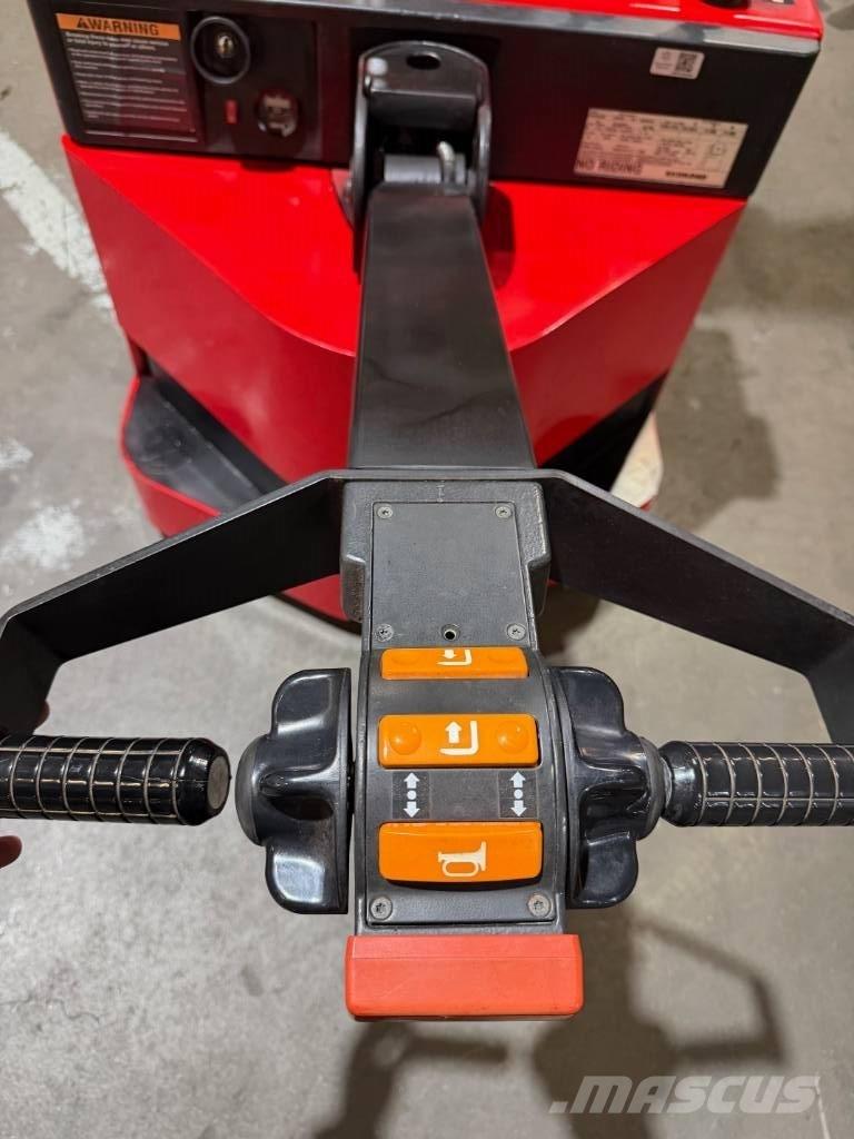 Raymond RSS40 Samopogonski ročni viličarji