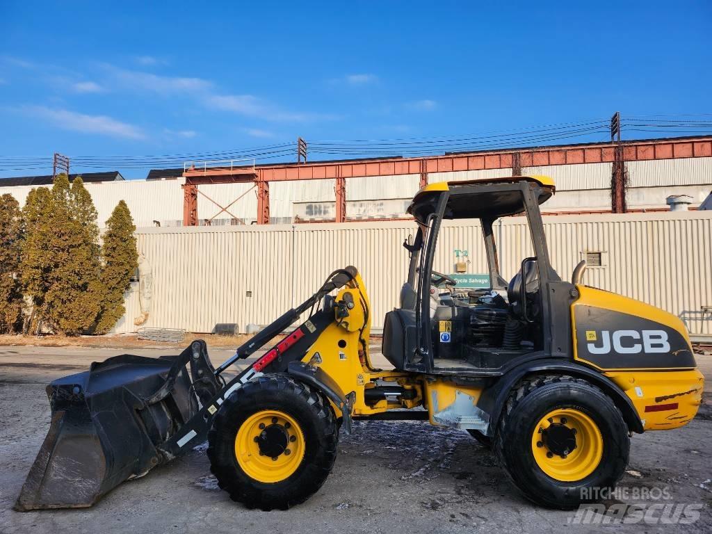 JCB 406 B Kolesni nakladalci