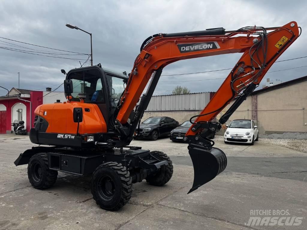 Develon DX 57 W-7 Bagri na kolesih