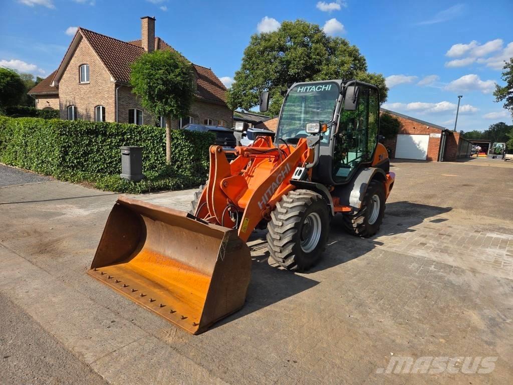 Hitachi ZW 75 Kolesni nakladalci
