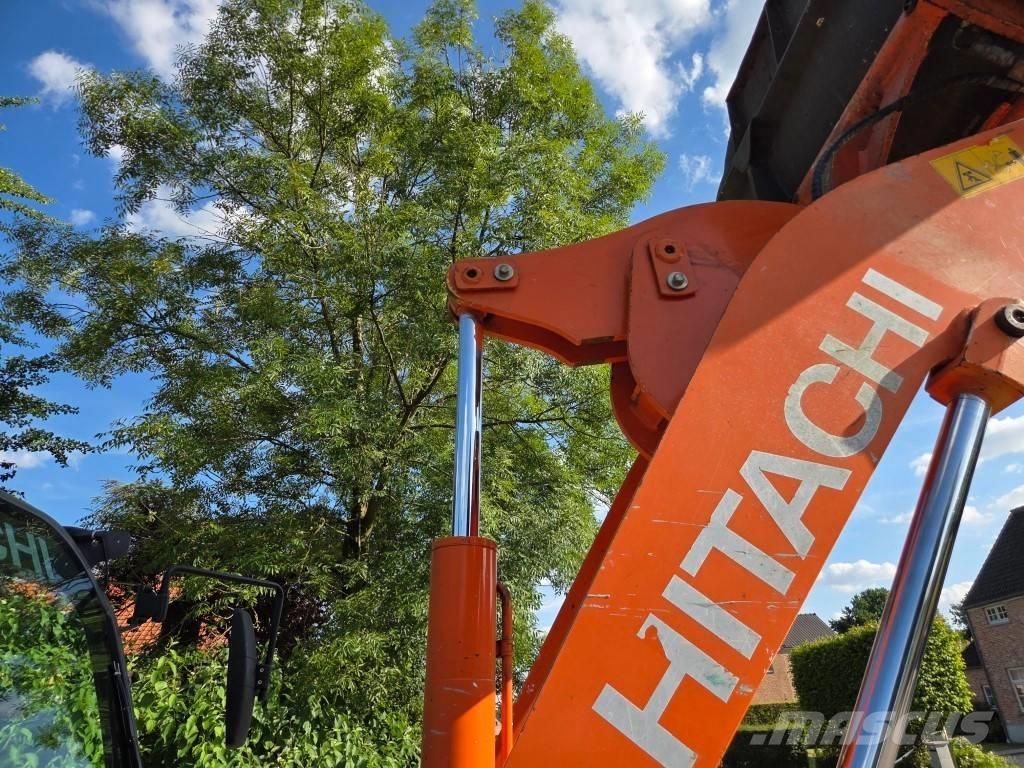 Hitachi ZW 75 Kolesni nakladalci