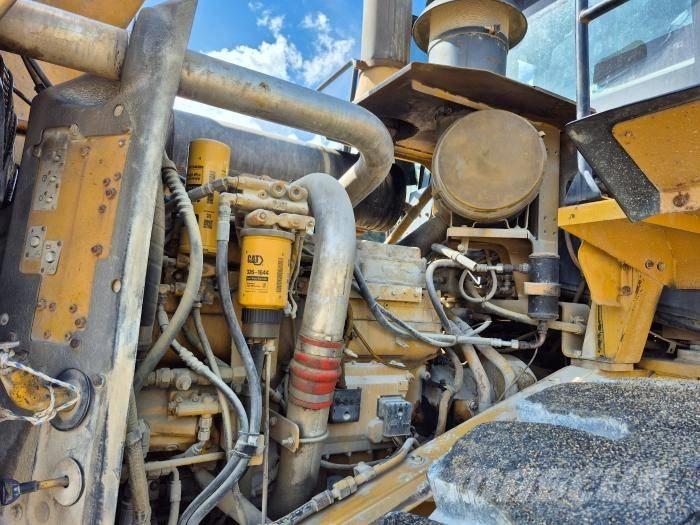 CAT 966G-2 Kolesni nakladalci