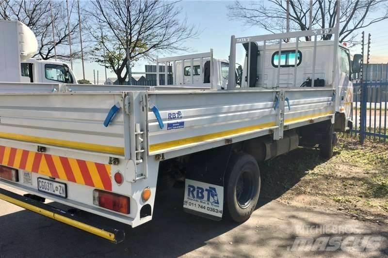 Tata LPT 813 Drugi tovornjaki