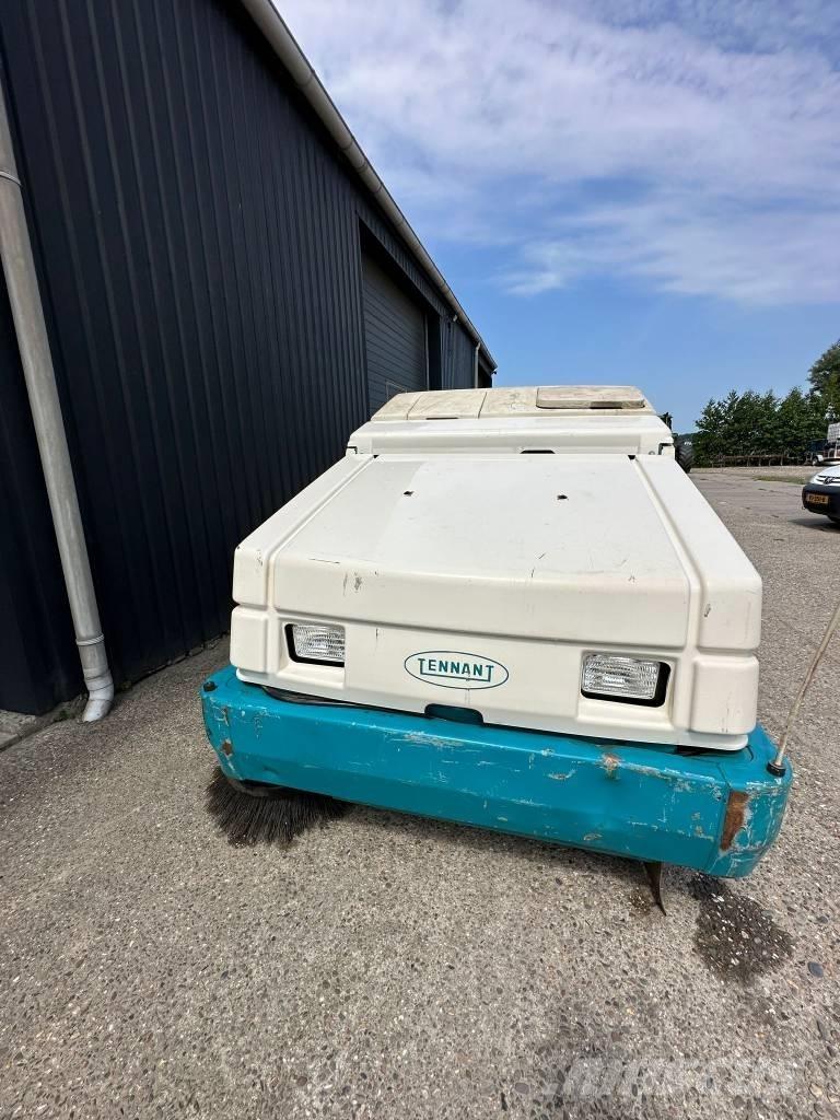 Tennant 8410 Cestni pometači