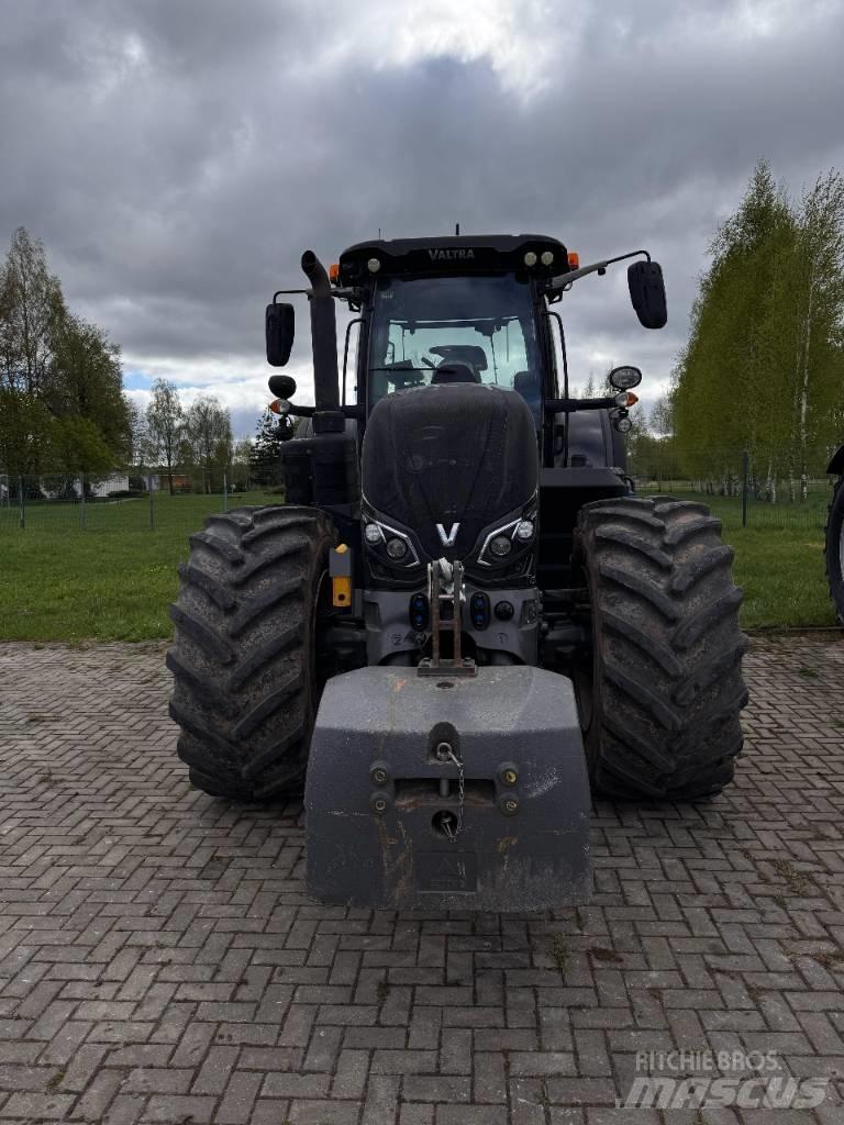 Valtra S 394 Traktorji