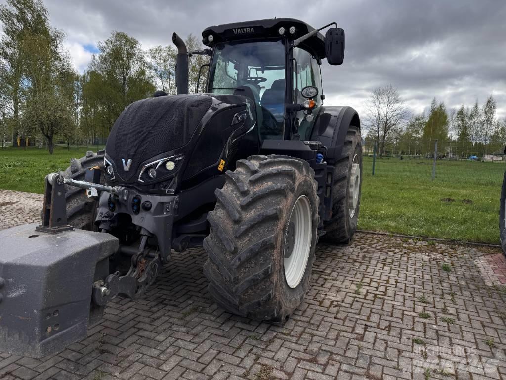Valtra S 394 Traktorji