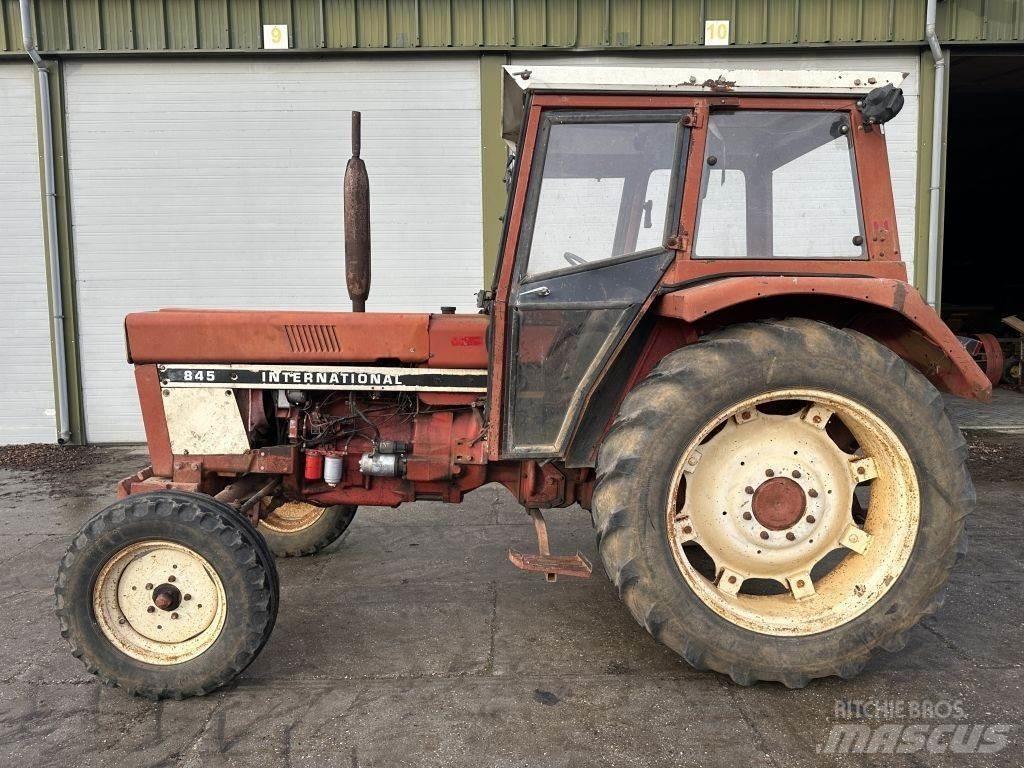 International 845 Traktorji