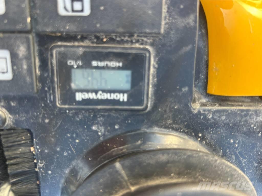 JCB 8010 CTS Mini bagri <7t