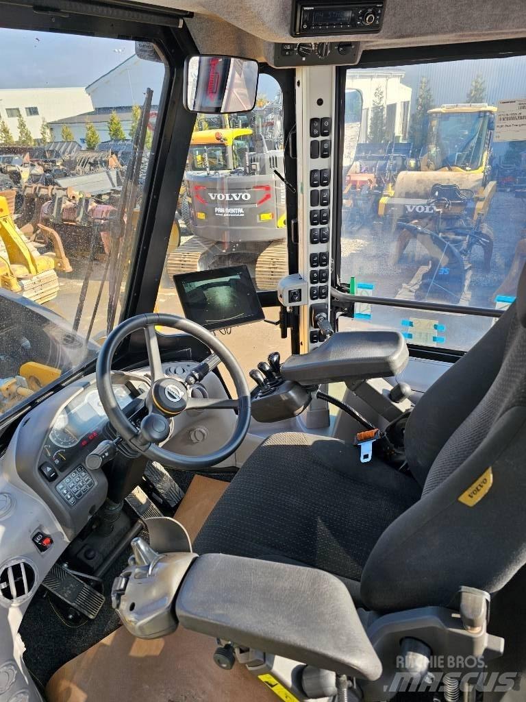 Volvo L260H Kolesni nakladalci