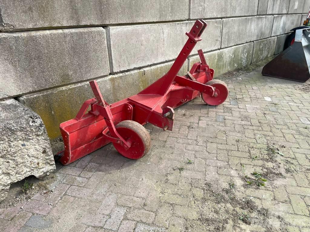  Grondschuif Cestni plugi