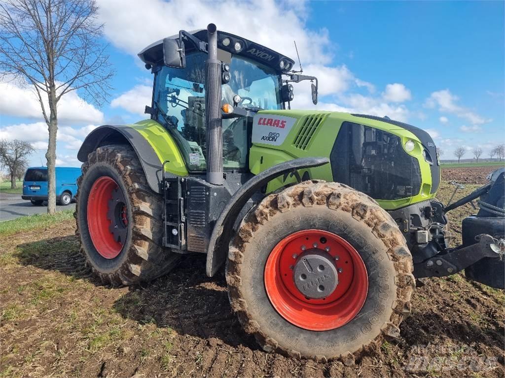 CLAAS Axion 850 Traktorji