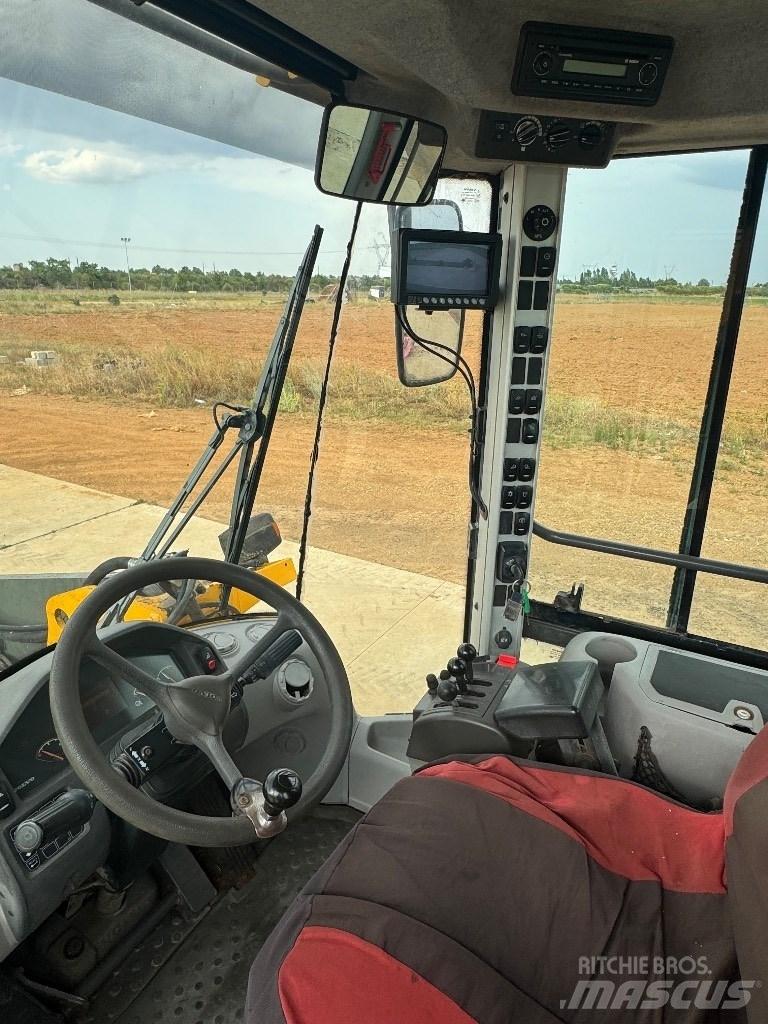 Volvo L90F Kolesni nakladalci