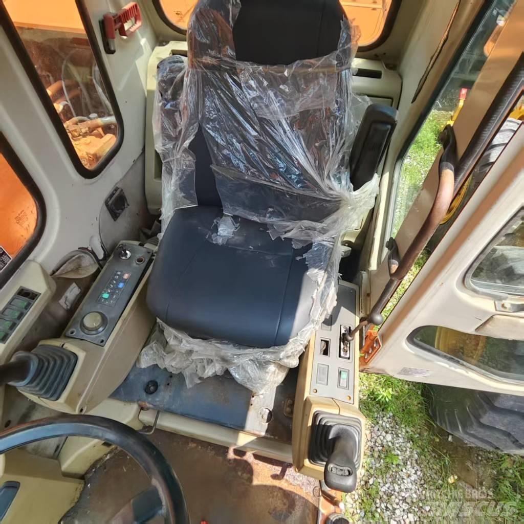 Doosan DH 210 W Bagri na kolesih