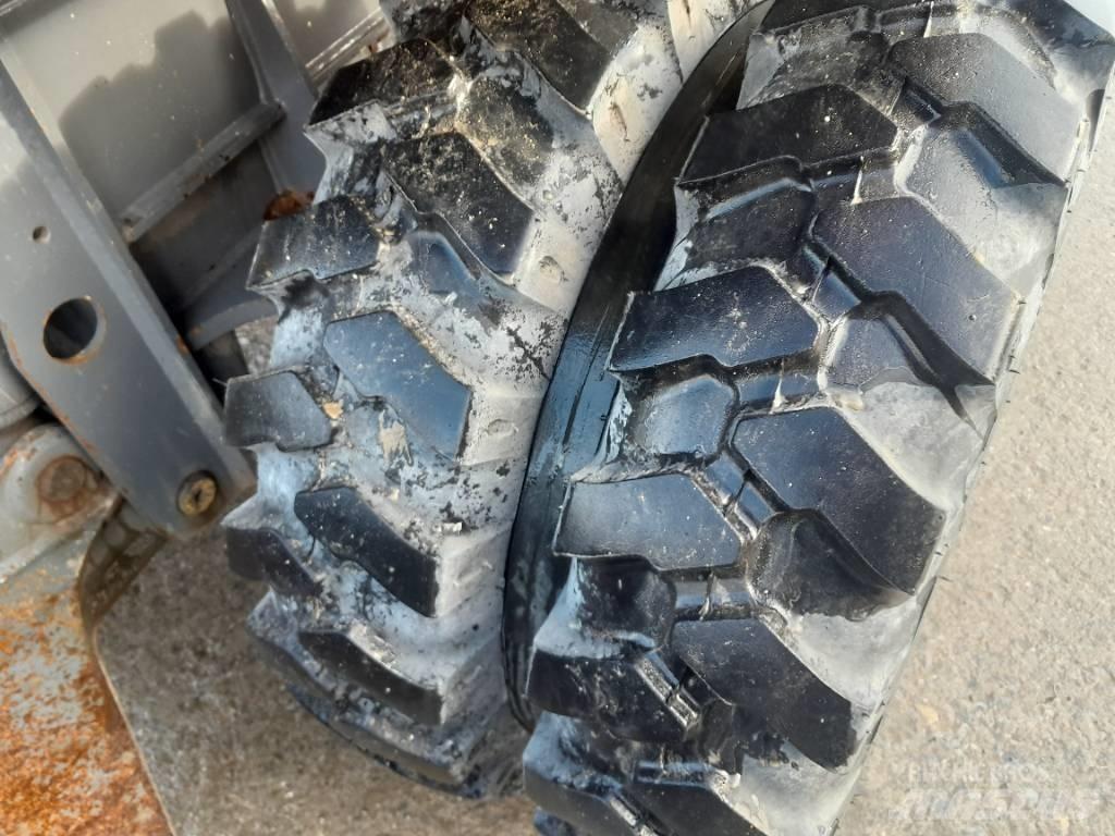 Takeuchi TB 295 W Bagri na kolesih