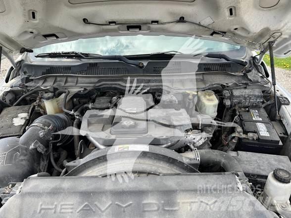 RAM 5500 SLT Tovornjaki s kesonom/platojem