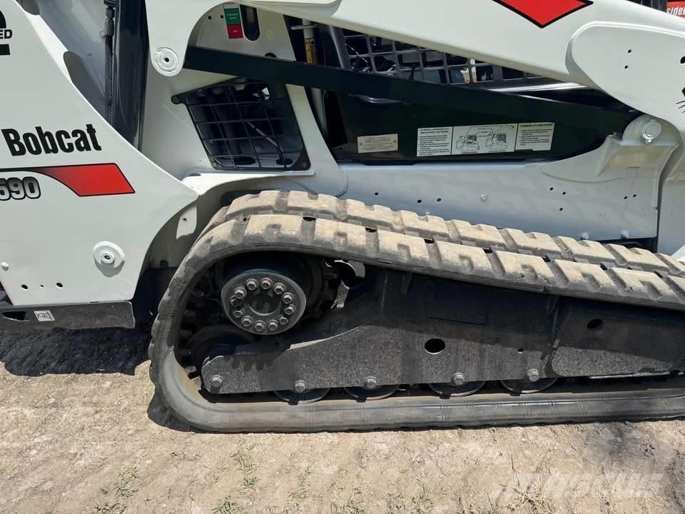Bobcat T 590 Skid steer mini nakladalci