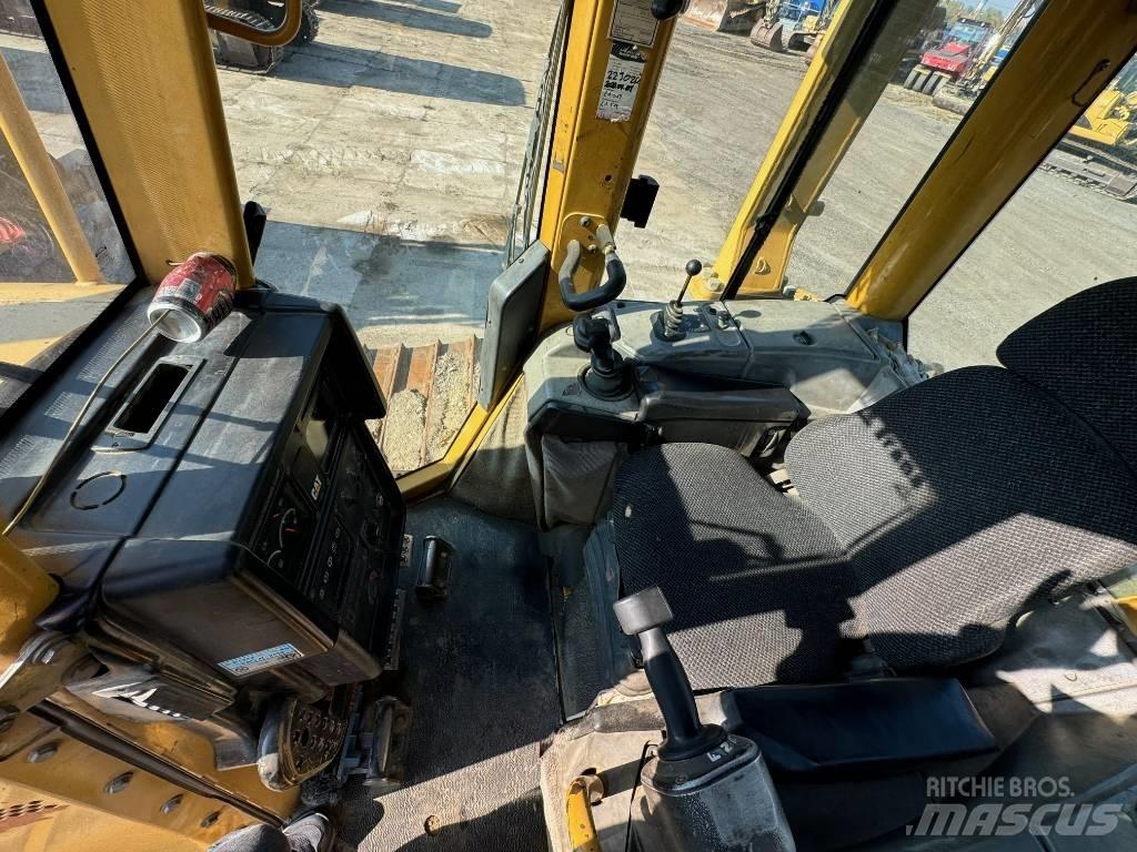 CAT D 6 N LGP Buldožerji goseničarji