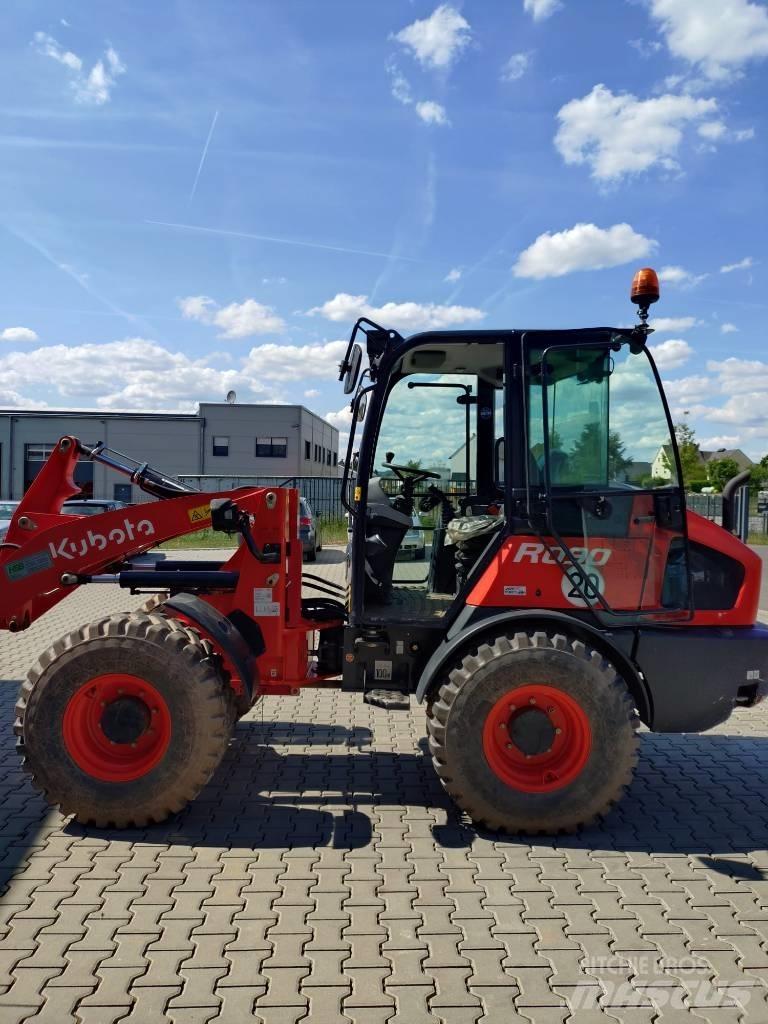 Kubota R 090 Kolesni nakladalci