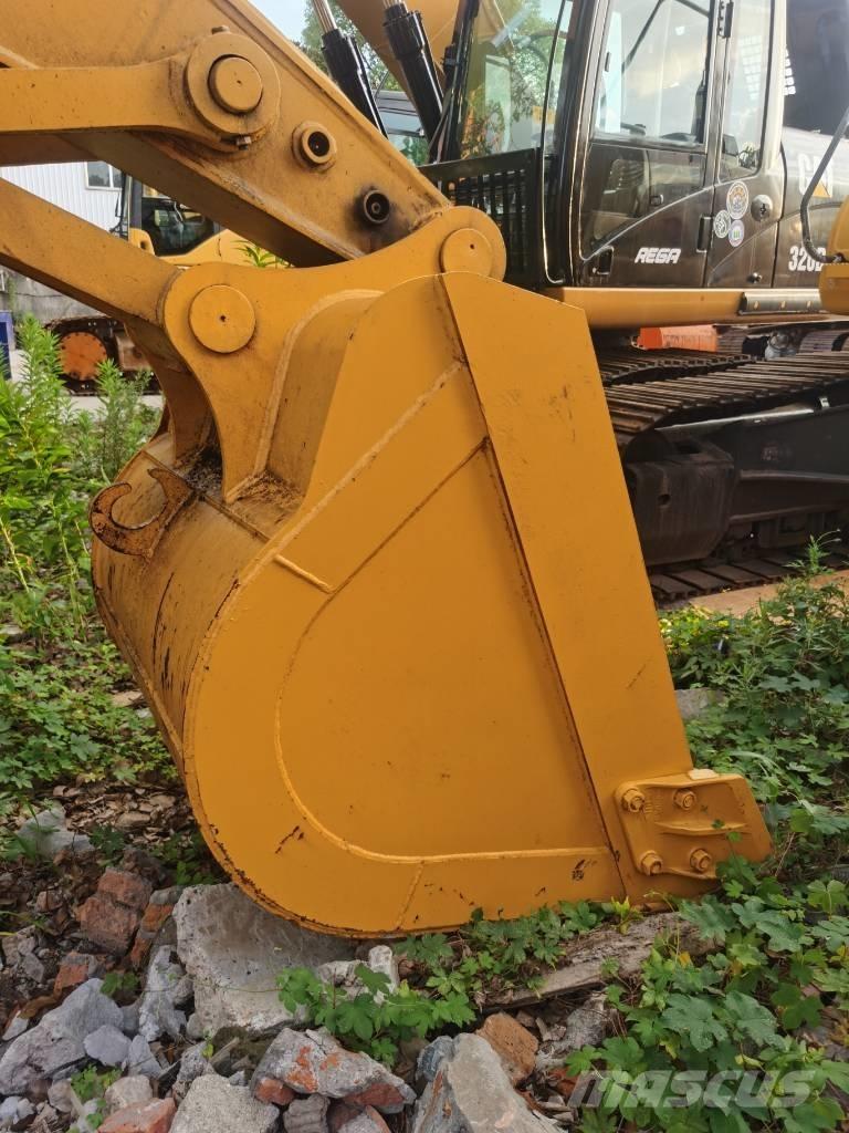 Komatsu PC 220-7 Bagri goseničarji