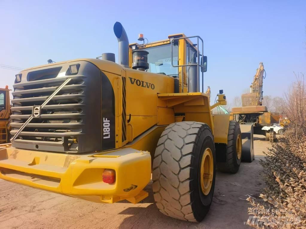 Volvo L 180 F Kolesni nakladalci