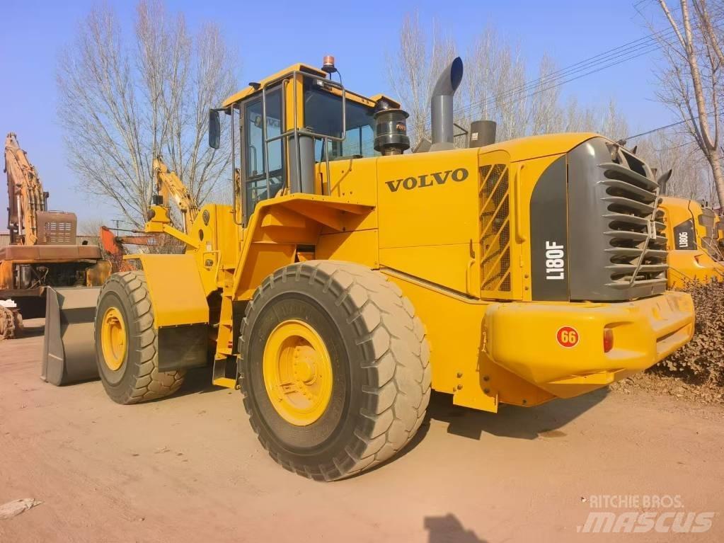Volvo L 180 F Kolesni nakladalci
