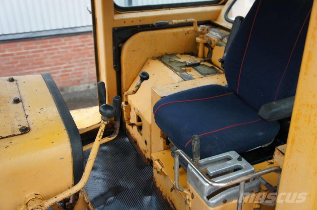 Komatsu D 155 A-1 Buldožerji goseničarji