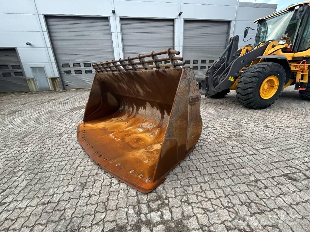 Volvo L110H Kolesni nakladalci