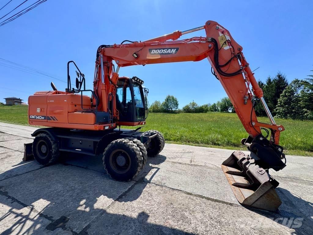 Doosan DX 140 W-3 Bagri na kolesih