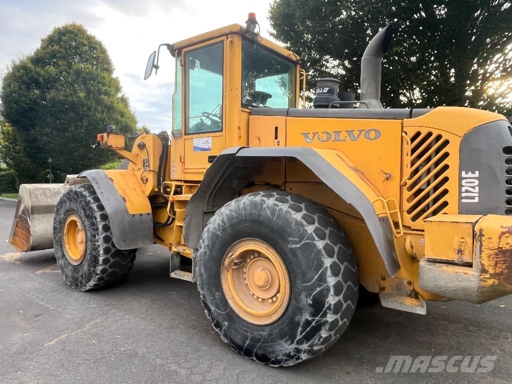 Volvo L 120 E Kolesni nakladalci