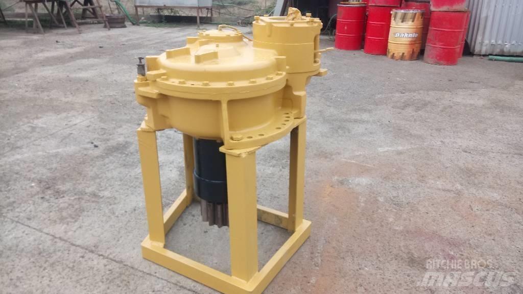 CAT 245 Menjalnik
