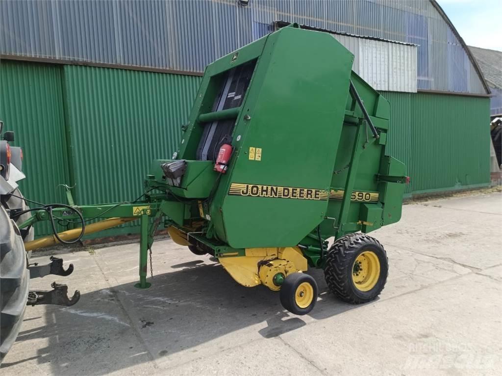 John Deere 590 Balirke (okrogle bale)