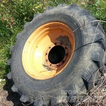 Case 580 SLE Jante Gume, kolesa in platišča