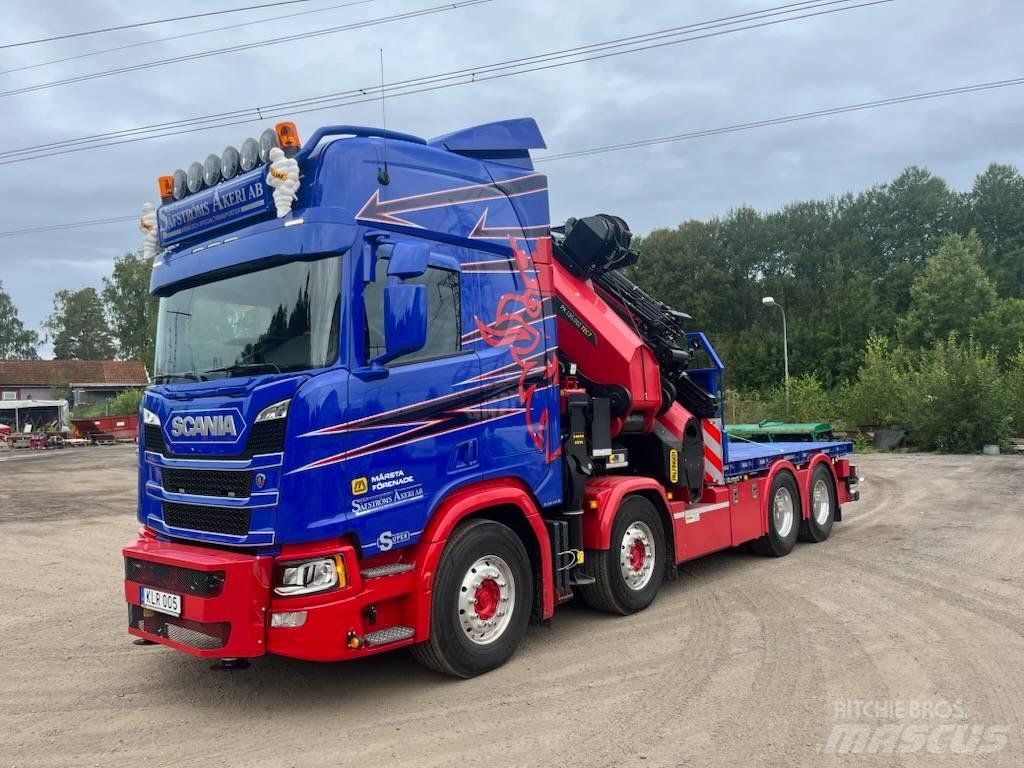 Scania R 560 Tovornjaki z žerjavom