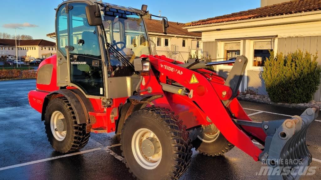 Weidemann 3080 Večnamenski nakladalci